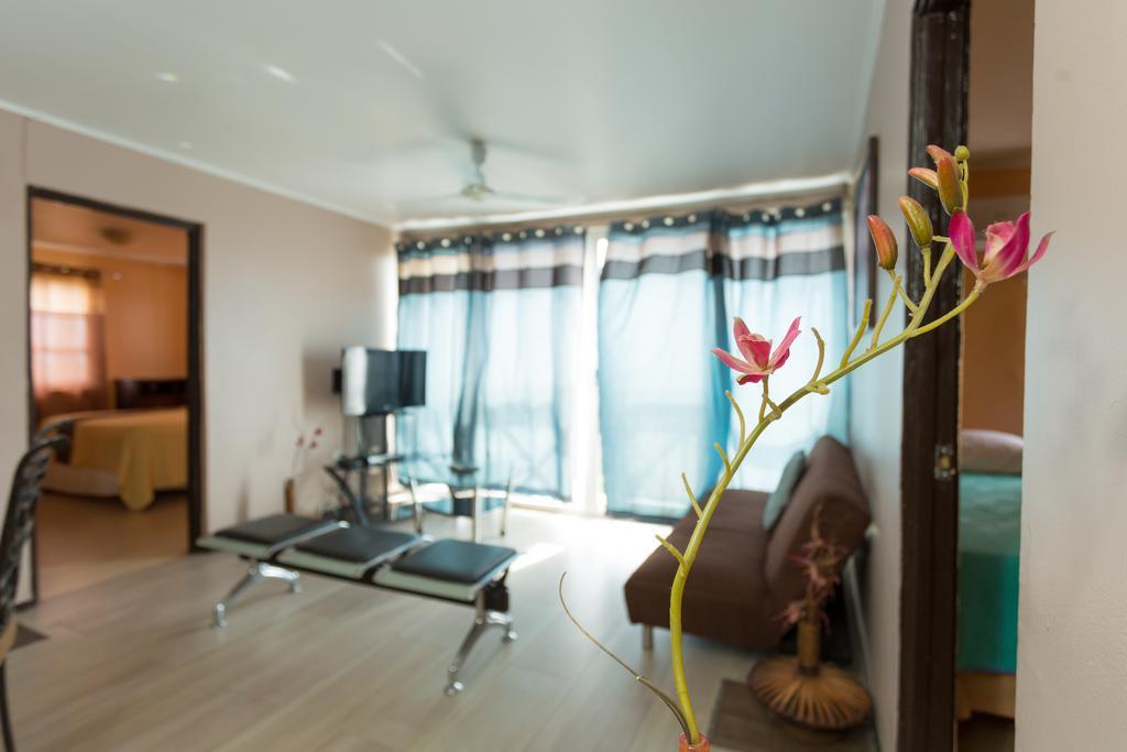 Cozy Accommodations - Dorchester City Line Kingston Ngoại thất bức ảnh